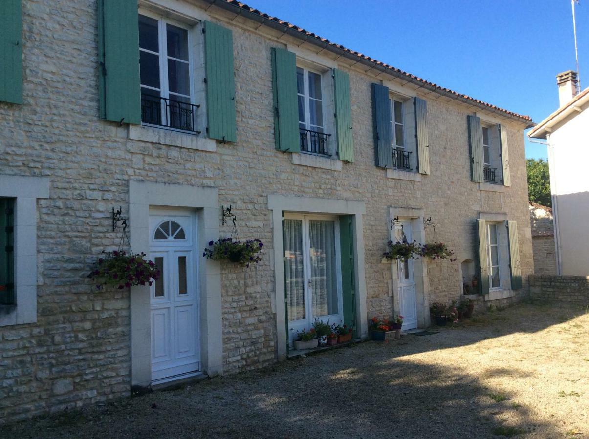 Le Petit Bijou Bed and Breakfast Saint-Fraigne Buitenkant foto