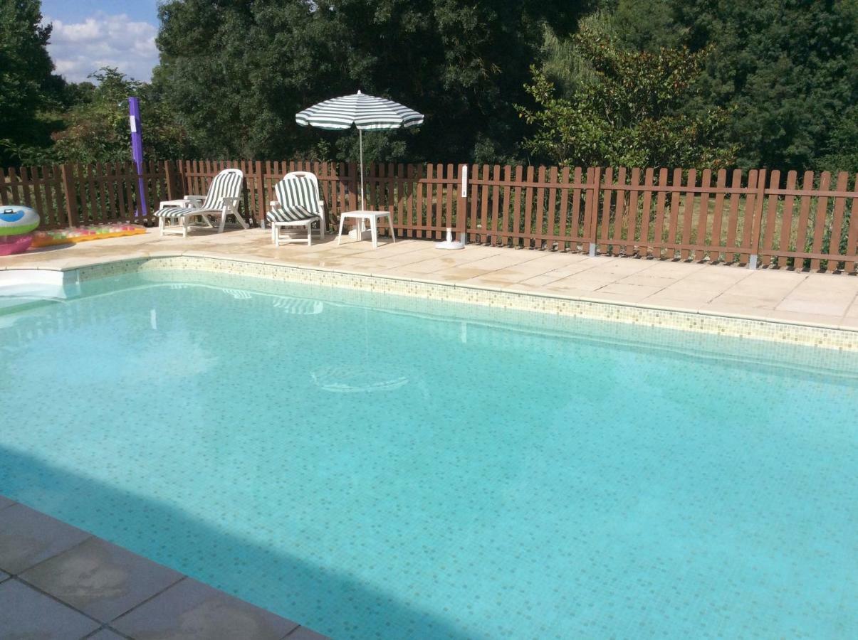 Le Petit Bijou Bed and Breakfast Saint-Fraigne Buitenkant foto