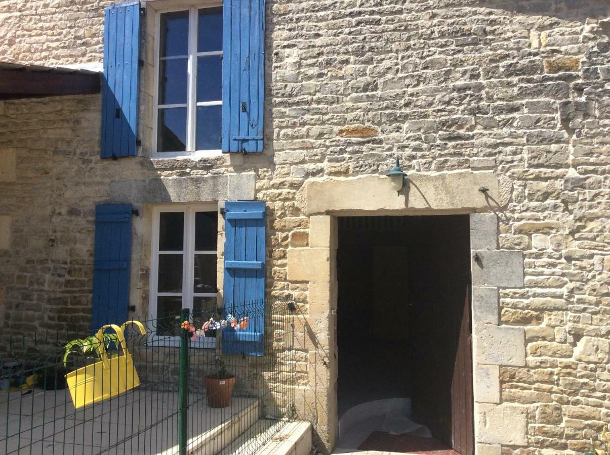 Le Petit Bijou Bed and Breakfast Saint-Fraigne Buitenkant foto