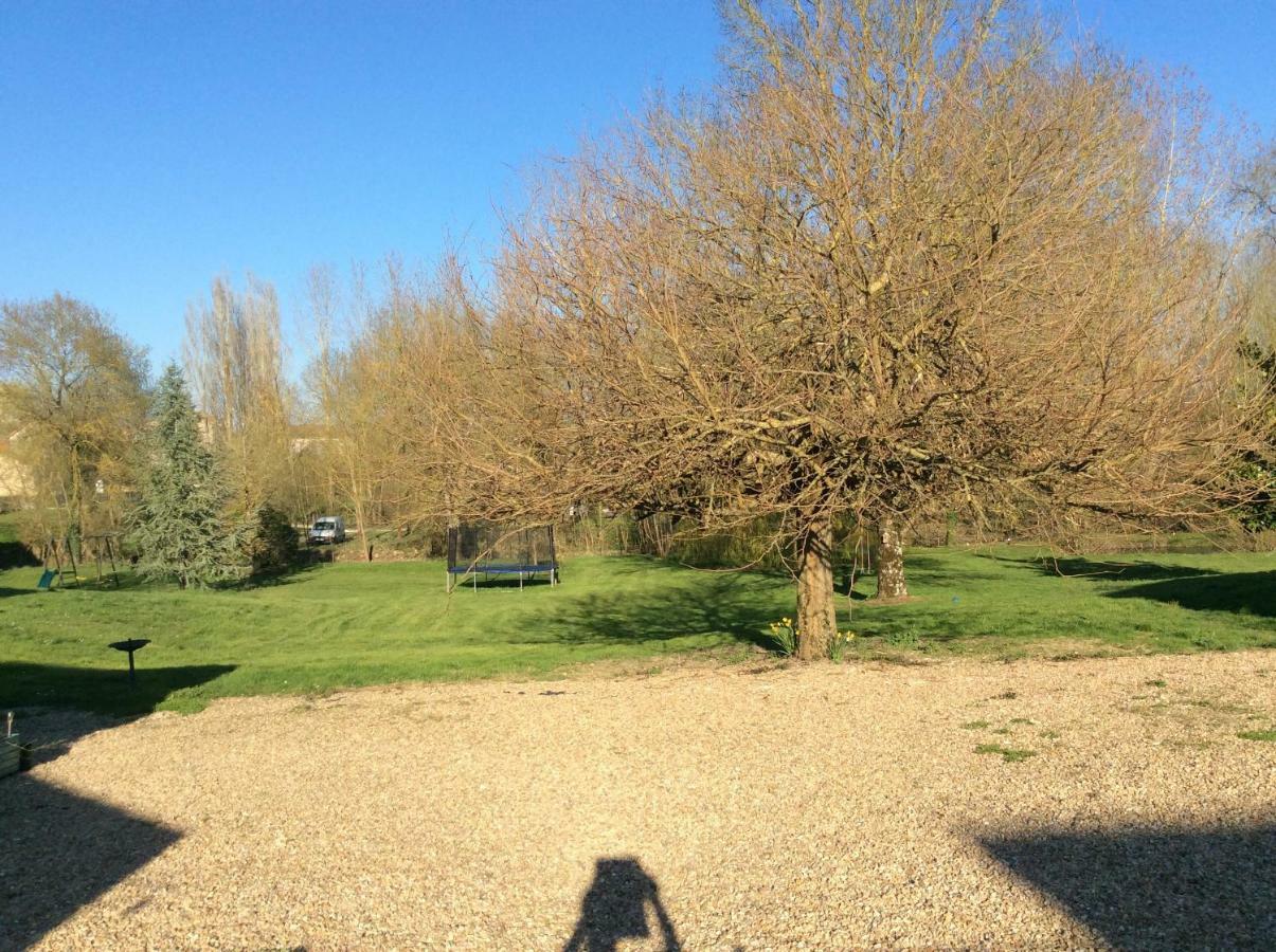 Le Petit Bijou Bed and Breakfast Saint-Fraigne Buitenkant foto