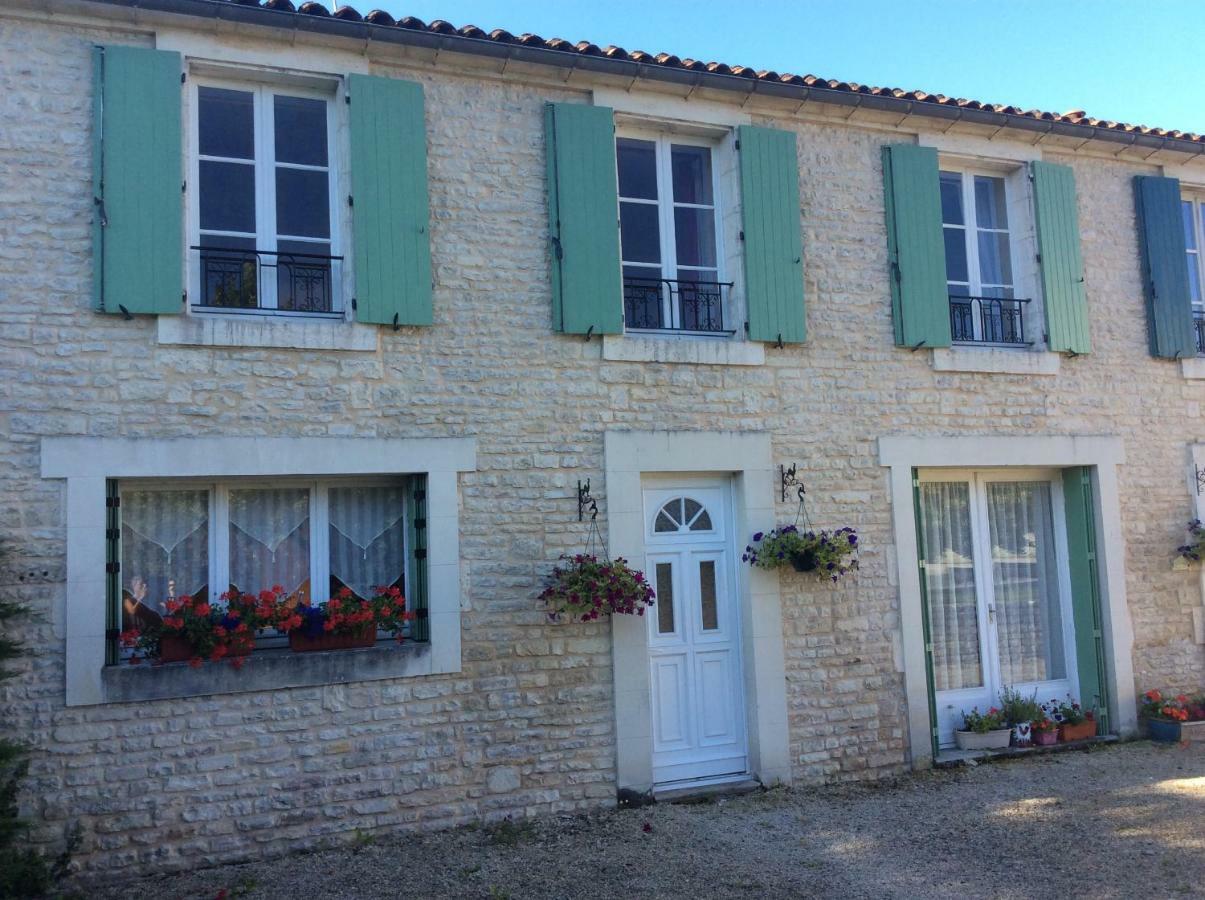 Le Petit Bijou Bed and Breakfast Saint-Fraigne Buitenkant foto