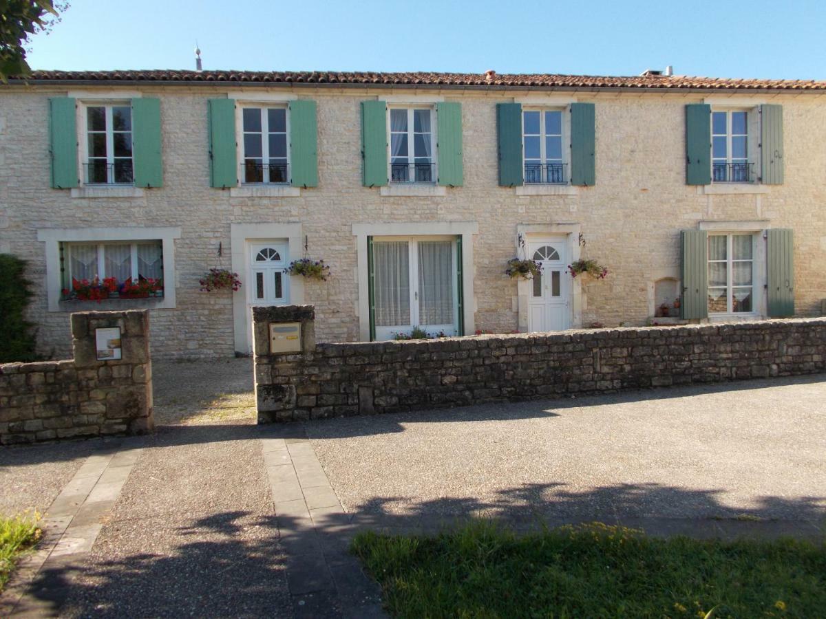 Le Petit Bijou Bed and Breakfast Saint-Fraigne Buitenkant foto